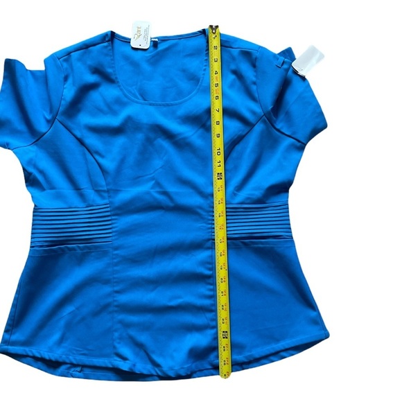 Rant Medical Scrubs Top. Turquoise. Size Medium - Picture 7 of 8